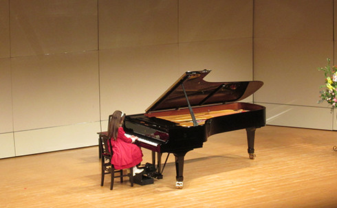 img_activities_music-piano