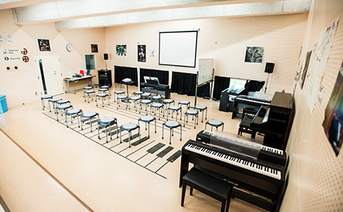 img_facilities_music-room_01